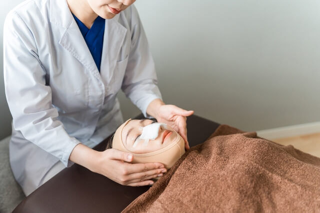 ヒアルロン酸注射のダウンタイムと副作用